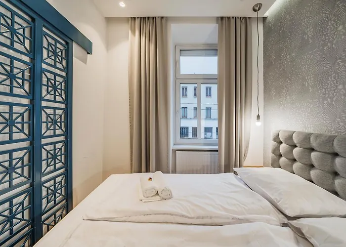 Zeus Design - Reumannplatz *